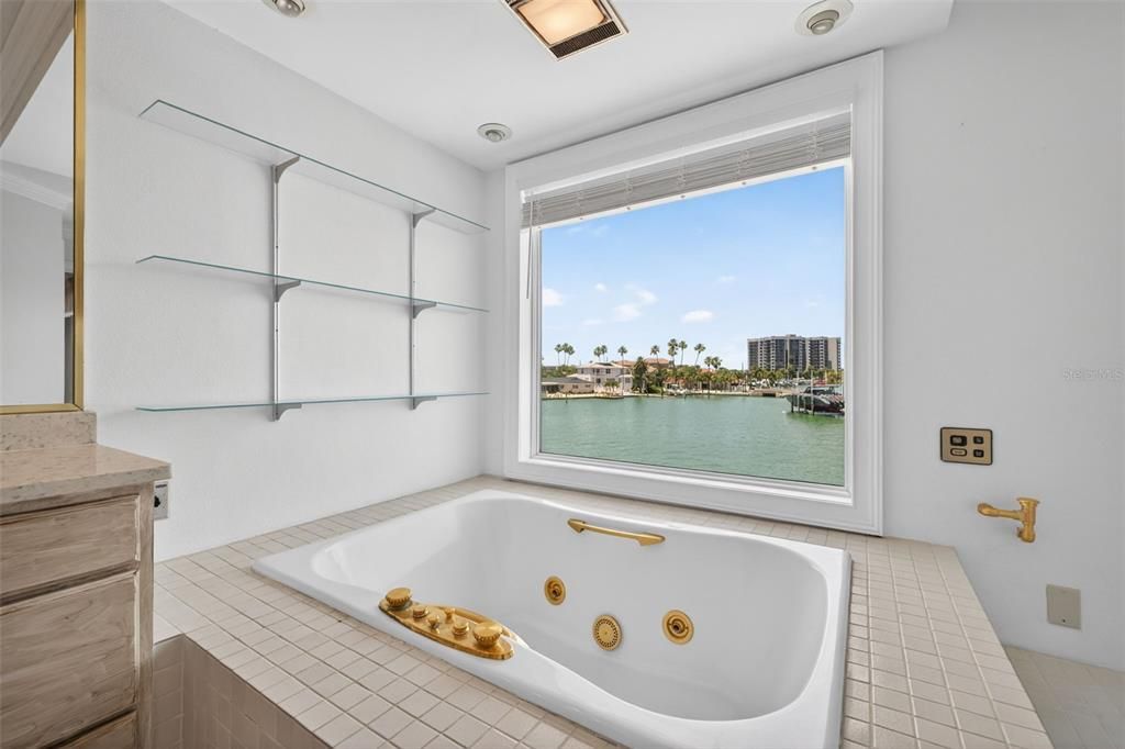 For Sale: $2,250,000 (4 beds, 4 baths, 3897 Square Feet)