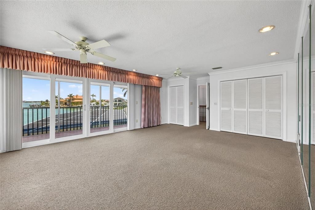 For Sale: $2,250,000 (4 beds, 4 baths, 3897 Square Feet)