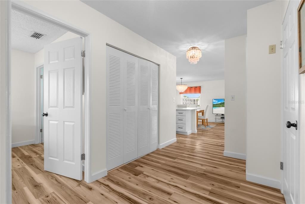 На продажу: $195,000 (2 спален, 2 ванн, 960 Квадратных фут)