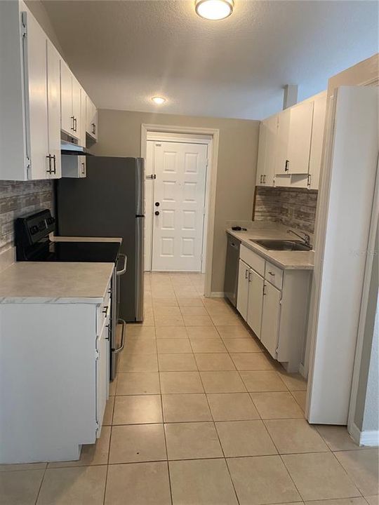 В аренду: $1,900 (3 спален, 2 ванн, 1139 Квадратных фут)