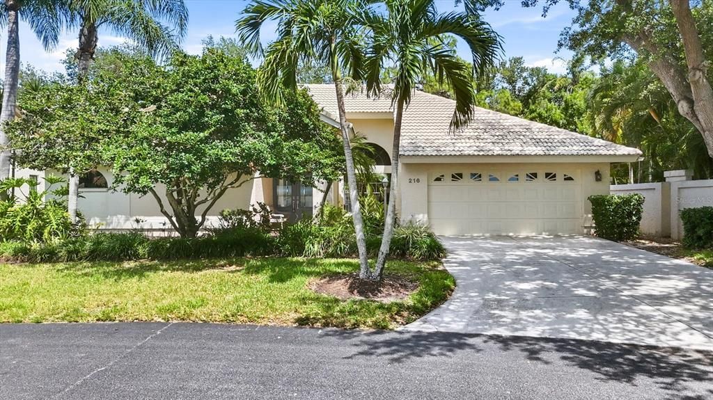For Sale: $549,000 (3 beds, 2 baths, 2022 Square Feet)