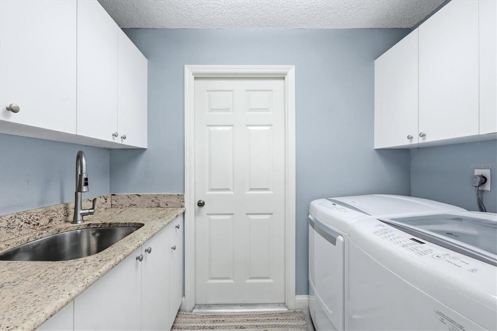 For Sale: $549,000 (3 beds, 2 baths, 2022 Square Feet)