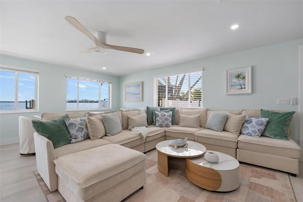 For Sale: $2,130,000 (3 beds, 2 baths, 1365 Square Feet)