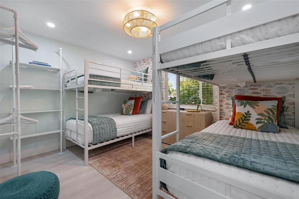 For Sale: $2,130,000 (3 beds, 2 baths, 1365 Square Feet)