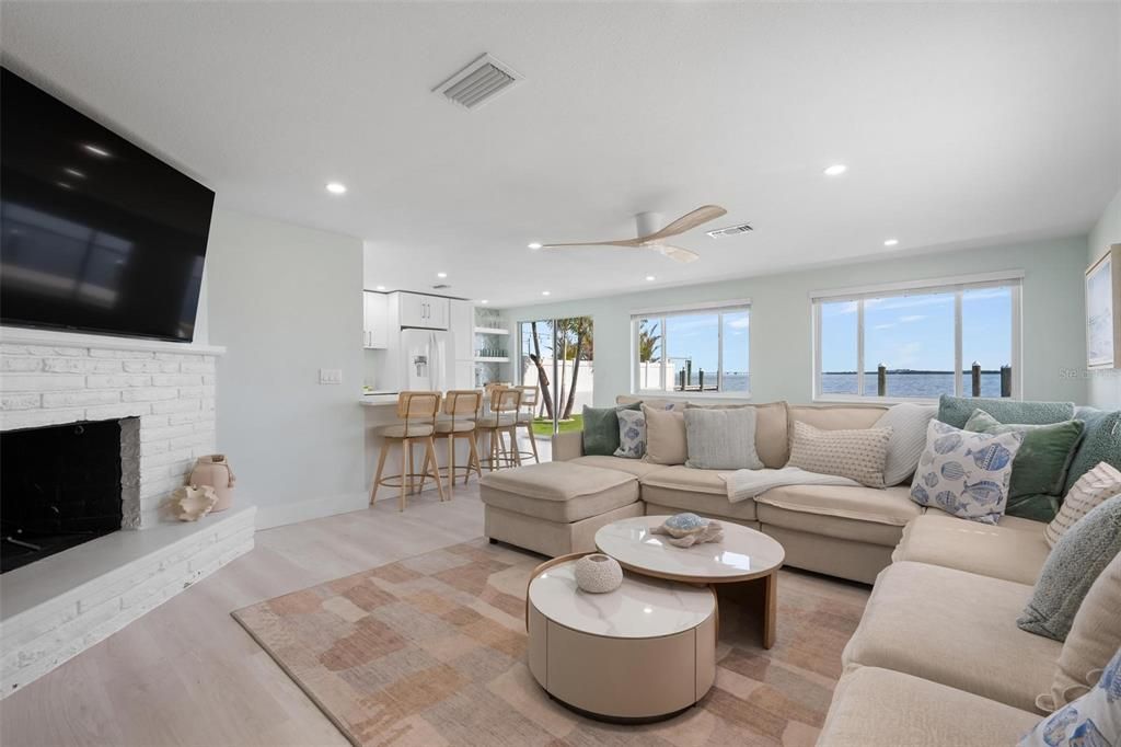 For Sale: $2,130,000 (3 beds, 2 baths, 1365 Square Feet)