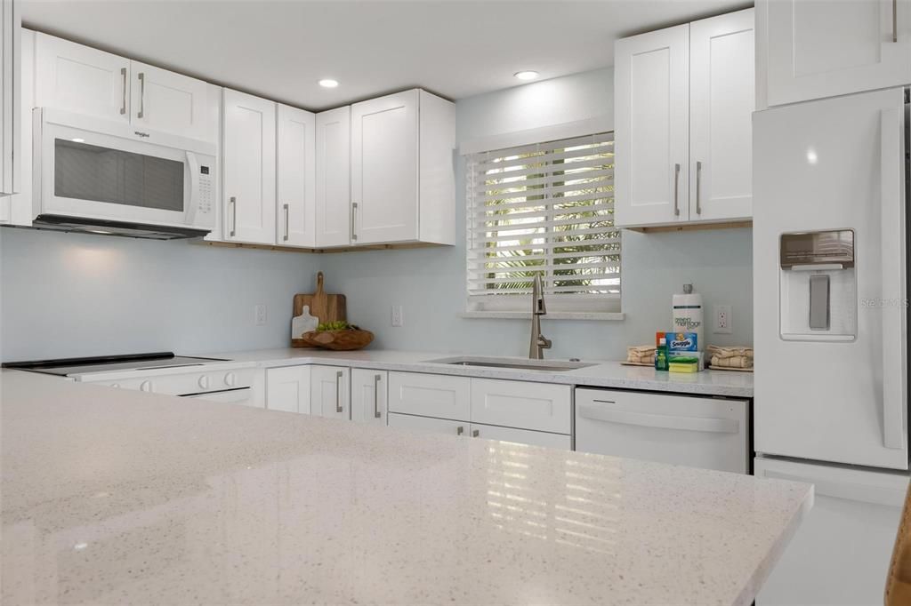 For Sale: $2,130,000 (3 beds, 2 baths, 1365 Square Feet)