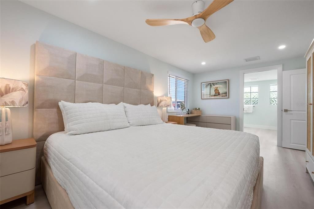 For Sale: $2,130,000 (3 beds, 2 baths, 1365 Square Feet)