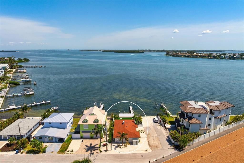 For Sale: $2,130,000 (3 beds, 2 baths, 1365 Square Feet)