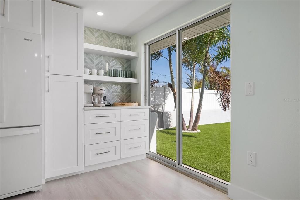 For Sale: $2,130,000 (3 beds, 2 baths, 1365 Square Feet)