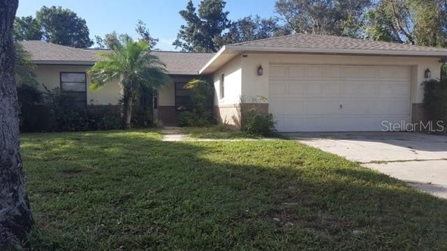 For Rent: $1,895 (4 beds, 2 baths, 1926 Square Feet)