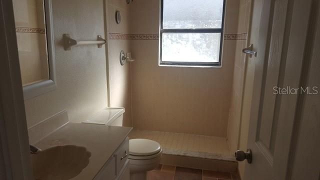 For Rent: $1,895 (4 beds, 2 baths, 1926 Square Feet)