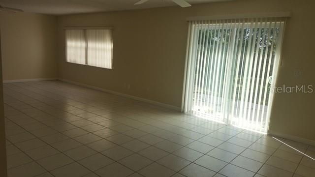 For Rent: $1,895 (4 beds, 2 baths, 1926 Square Feet)