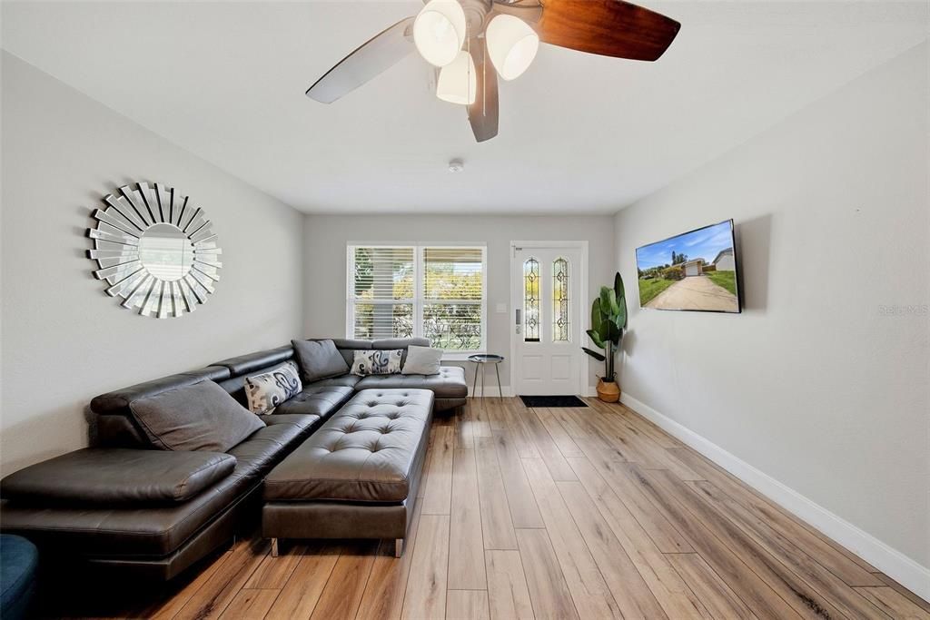 For Sale: $399,000 (4 beds, 2 baths, 1206 Square Feet)
