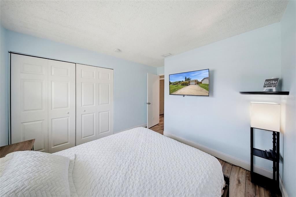 For Sale: $399,000 (4 beds, 2 baths, 1206 Square Feet)