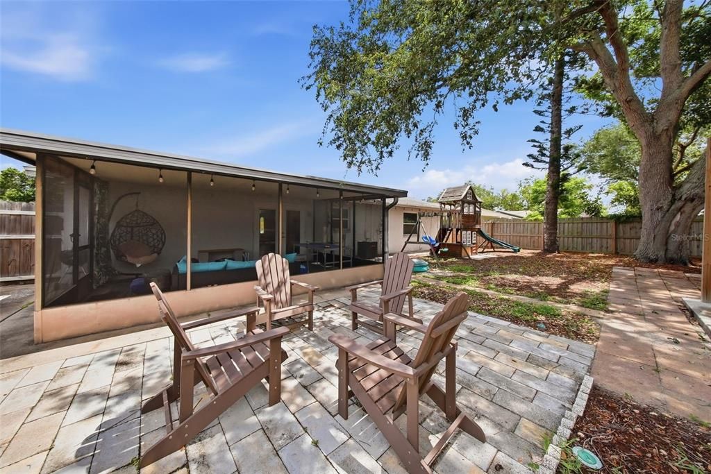 For Sale: $399,000 (4 beds, 2 baths, 1206 Square Feet)