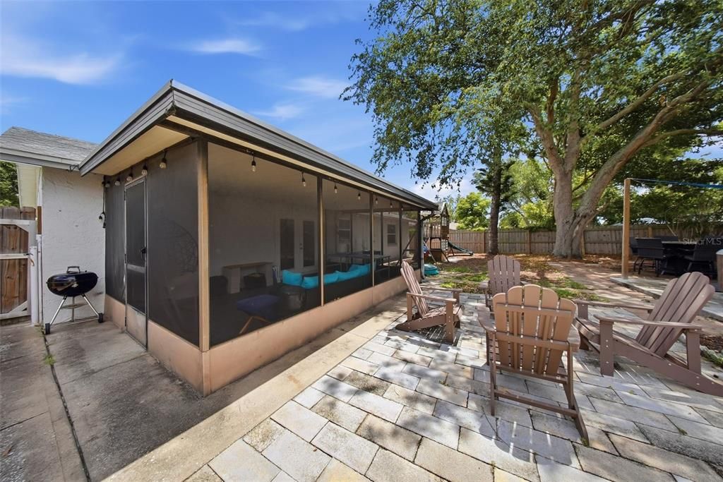 For Sale: $399,000 (4 beds, 2 baths, 1206 Square Feet)