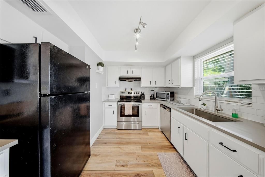 For Sale: $399,000 (4 beds, 2 baths, 1206 Square Feet)
