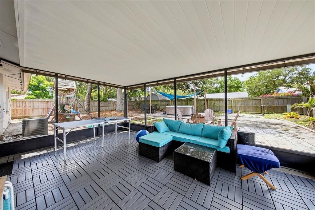 For Sale: $399,000 (4 beds, 2 baths, 1206 Square Feet)