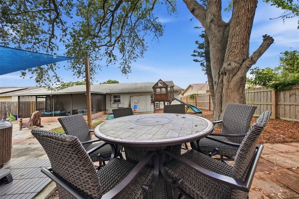 For Sale: $399,000 (4 beds, 2 baths, 1206 Square Feet)