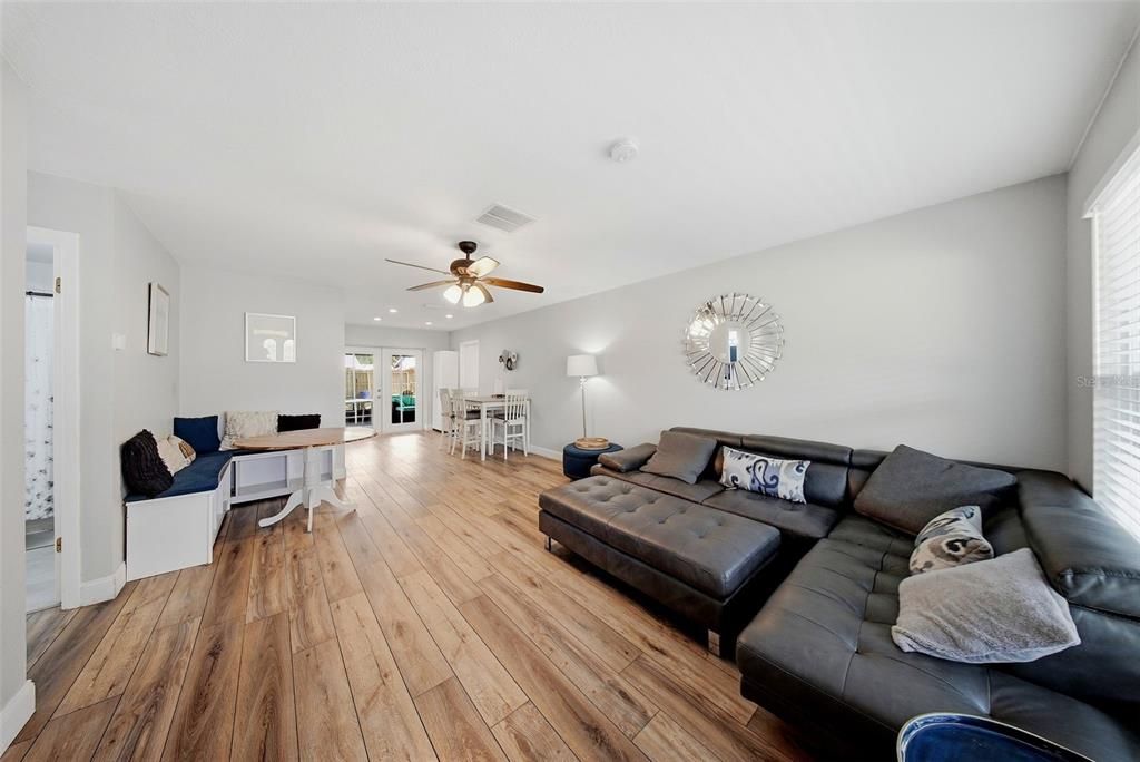 For Sale: $399,000 (4 beds, 2 baths, 1206 Square Feet)