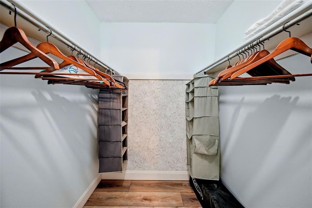 For Sale: $399,000 (4 beds, 2 baths, 1206 Square Feet)