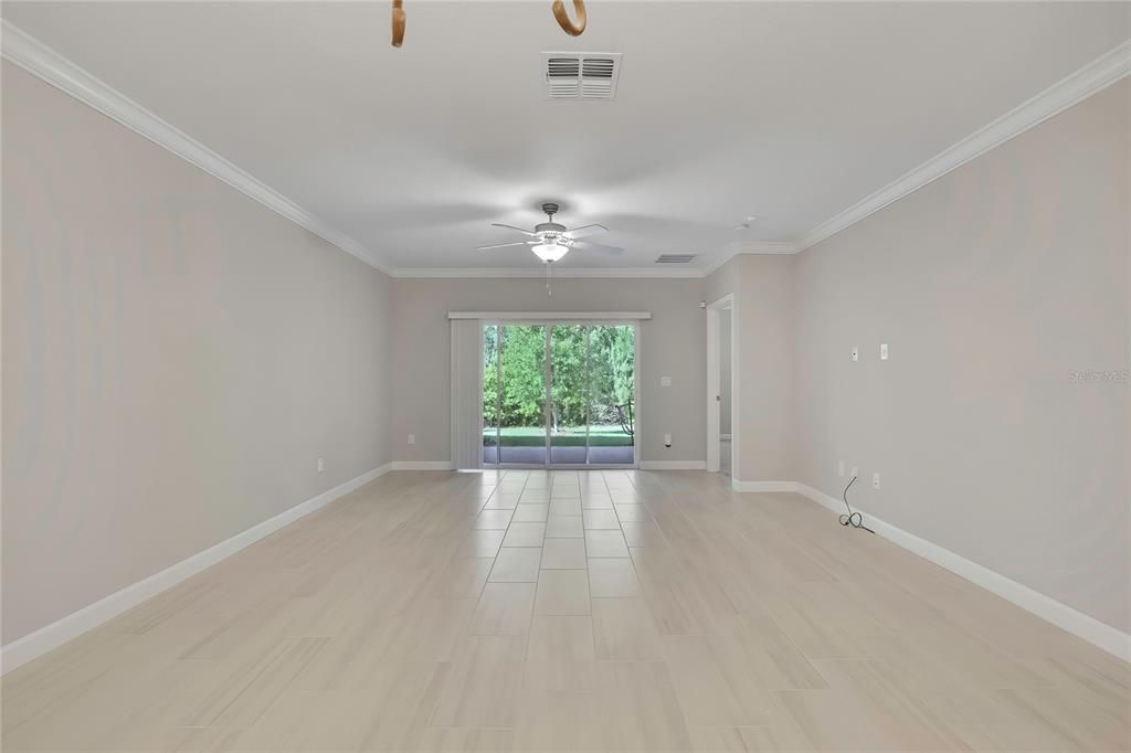 En Venta: $239,900 (2 camas, 2 baños, 1405 Pies cuadrados)