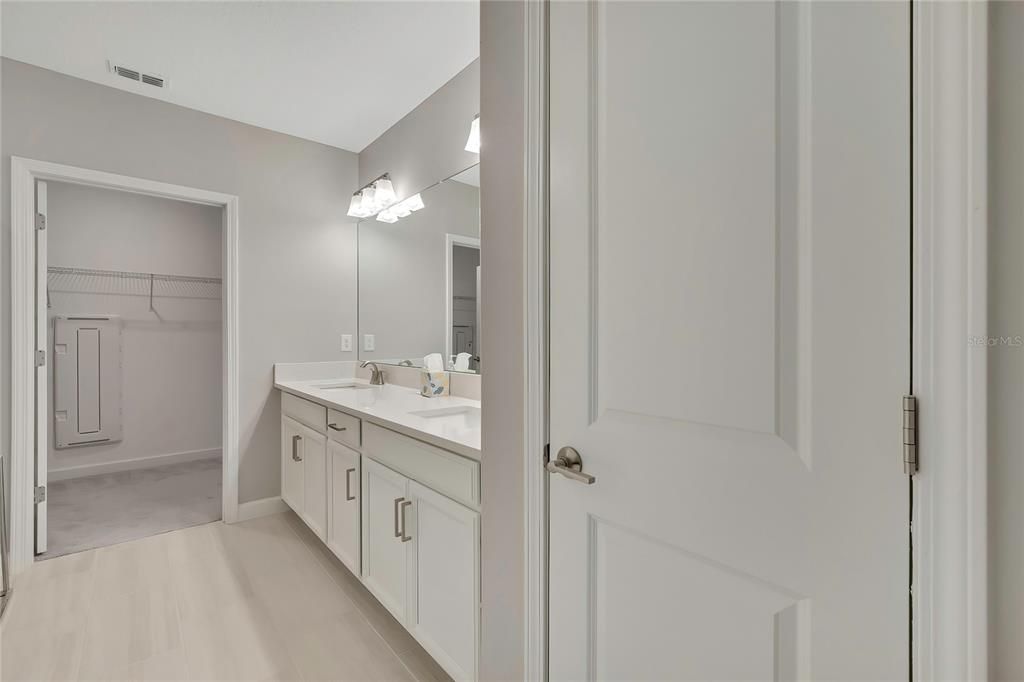 En Venta: $239,900 (2 camas, 2 baños, 1405 Pies cuadrados)