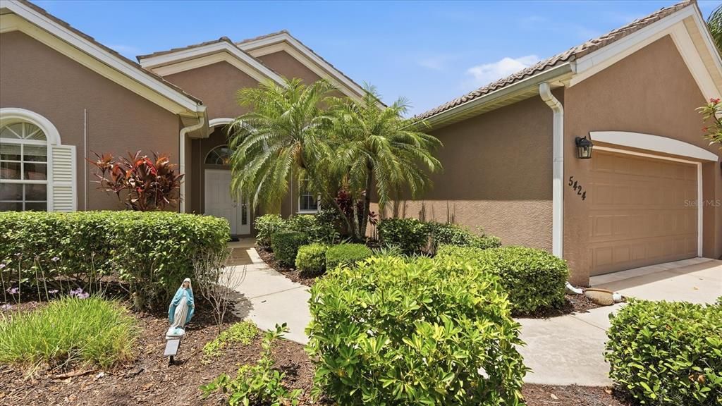 For Sale: $525,000 (3 beds, 2 baths, 1961 Square Feet)