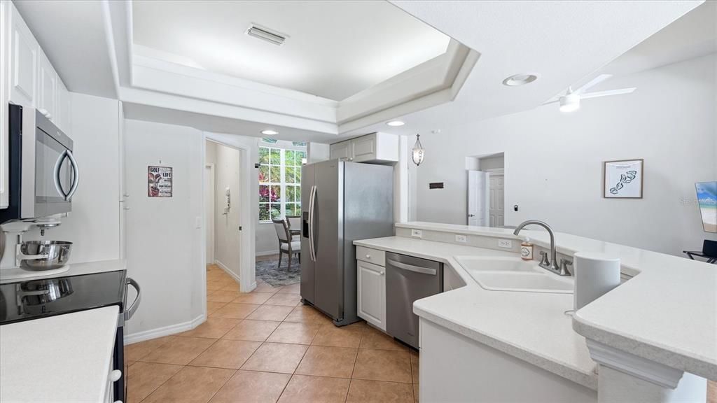 For Sale: $525,000 (3 beds, 2 baths, 1961 Square Feet)