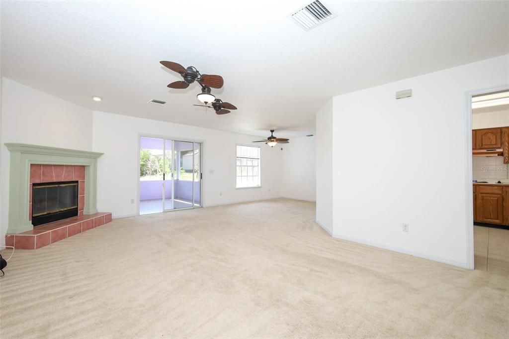 En Venta: $355,000 (3 camas, 2 baños, 1695 Pies cuadrados)