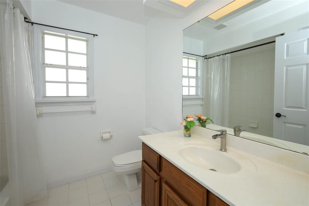 En Venta: $355,000 (3 camas, 2 baños, 1695 Pies cuadrados)