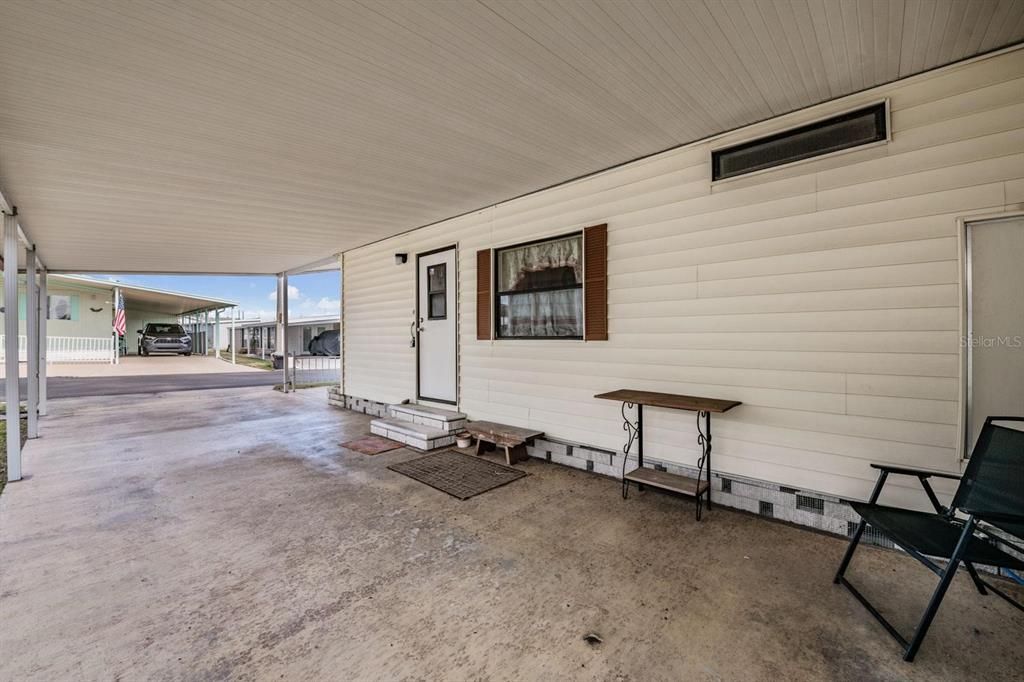For Sale: $115,000 (2 beds, 2 baths, 888 Square Feet)