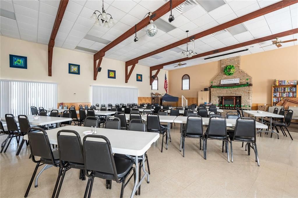 For Sale: $115,000 (2 beds, 2 baths, 888 Square Feet)
