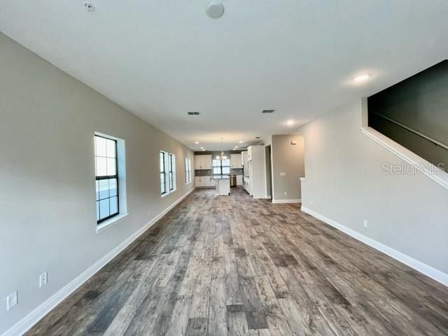 For Rent: $3,245 (4 beds, 3 baths, 2359 Square Feet)