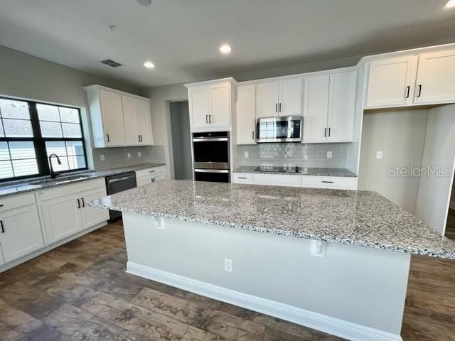 For Rent: $3,245 (4 beds, 3 baths, 2359 Square Feet)