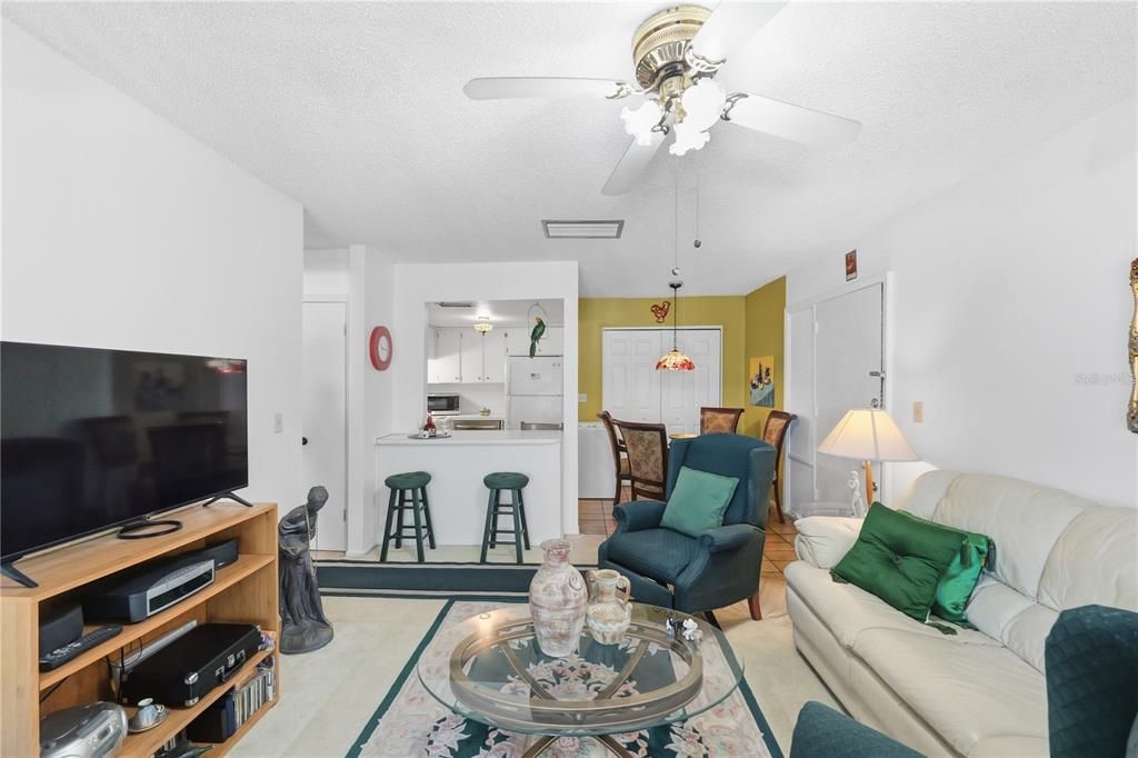 For Sale: $85,000 (1 beds, 1 baths, 710 Square Feet)