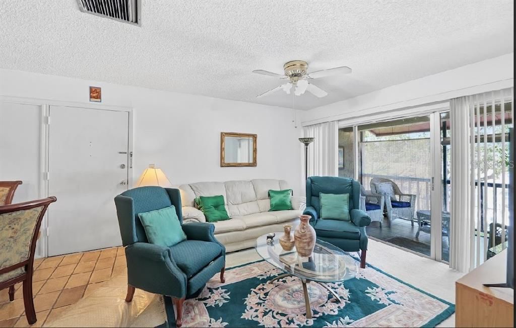 For Sale: $85,000 (1 beds, 1 baths, 710 Square Feet)