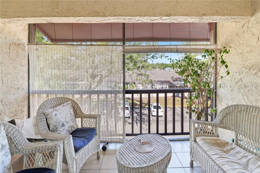 For Sale: $85,000 (1 beds, 1 baths, 710 Square Feet)