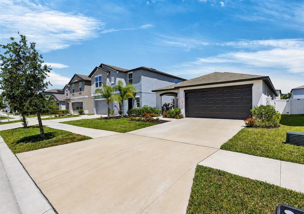 Recently Sold: $324,900 (3 beds, 2 baths, 1451 Square Feet)