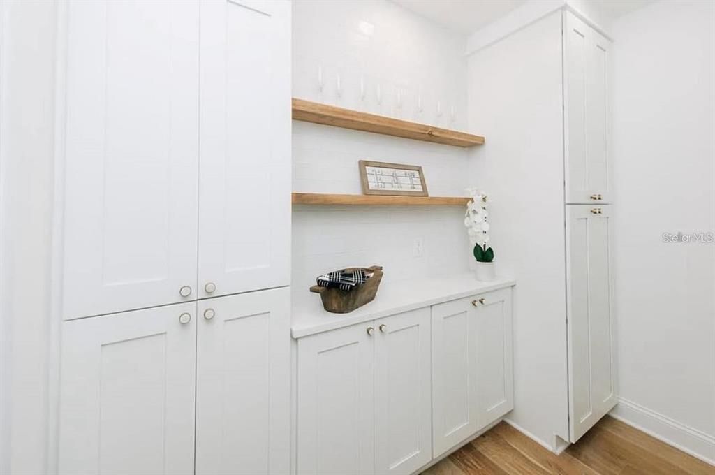En Venta: $1,995,000 (4 camas, 3 baños, 3595 Pies cuadrados)