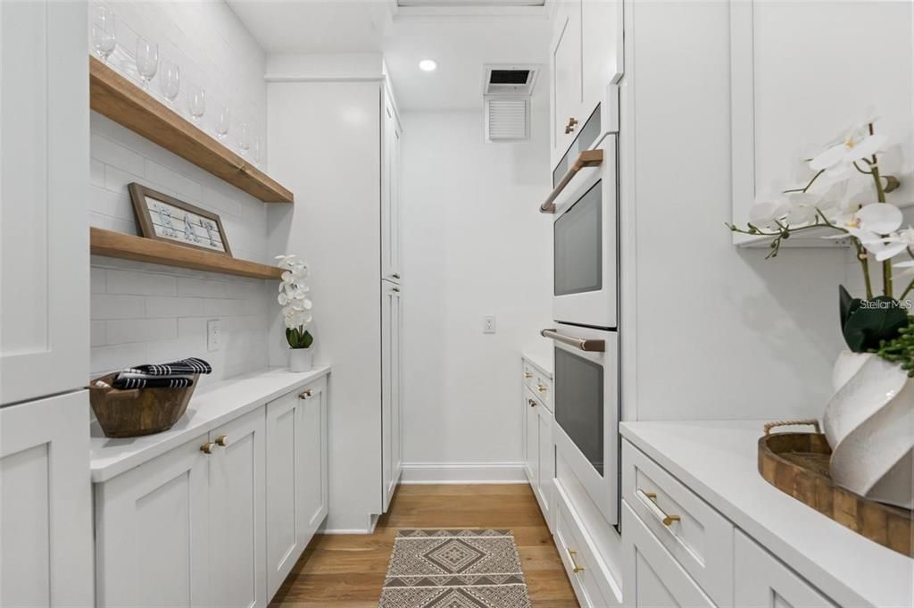 En Venta: $1,995,000 (4 camas, 3 baños, 3595 Pies cuadrados)