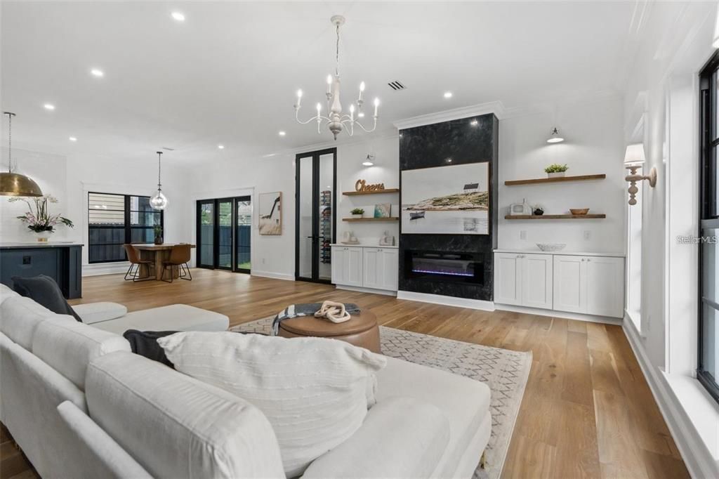 En Venta: $1,995,000 (4 camas, 3 baños, 3595 Pies cuadrados)