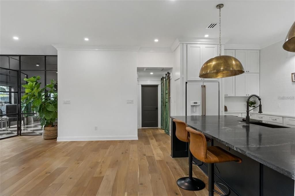 En Venta: $1,995,000 (4 camas, 3 baños, 3595 Pies cuadrados)