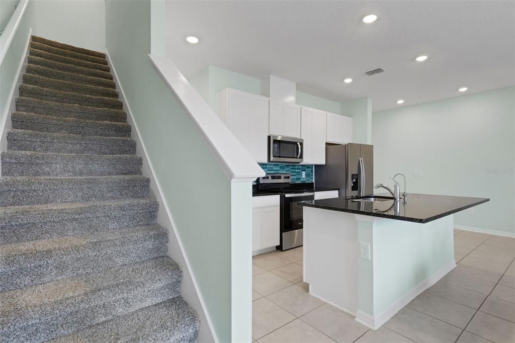 For Sale: $342,500 (3 beds, 2 baths, 1961 Square Feet)