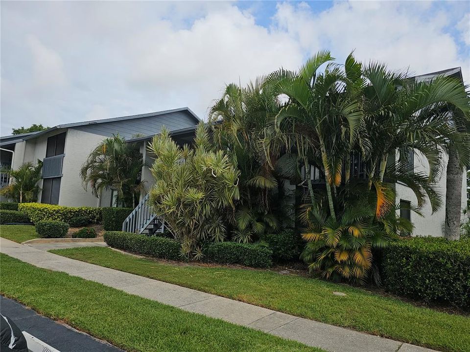 For Sale: $140,000 (2 beds, 2 baths, 960 Square Feet)