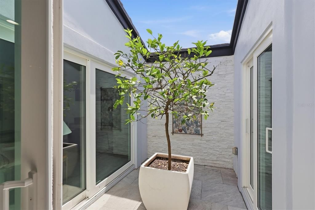 Active With Contract: $625,000 (2 beds, 2 baths, 1720 Square Feet)