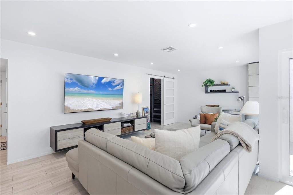 Active With Contract: $625,000 (2 beds, 2 baths, 1720 Square Feet)