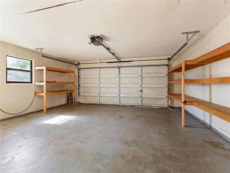 На продажу: $199,000 (2 спален, 2 ванн, 1793 Квадратных фут)