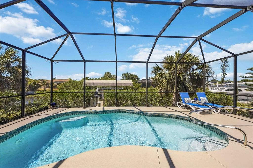 Active With Contract: $534,900 (3 beds, 2 baths, 1468 Square Feet)