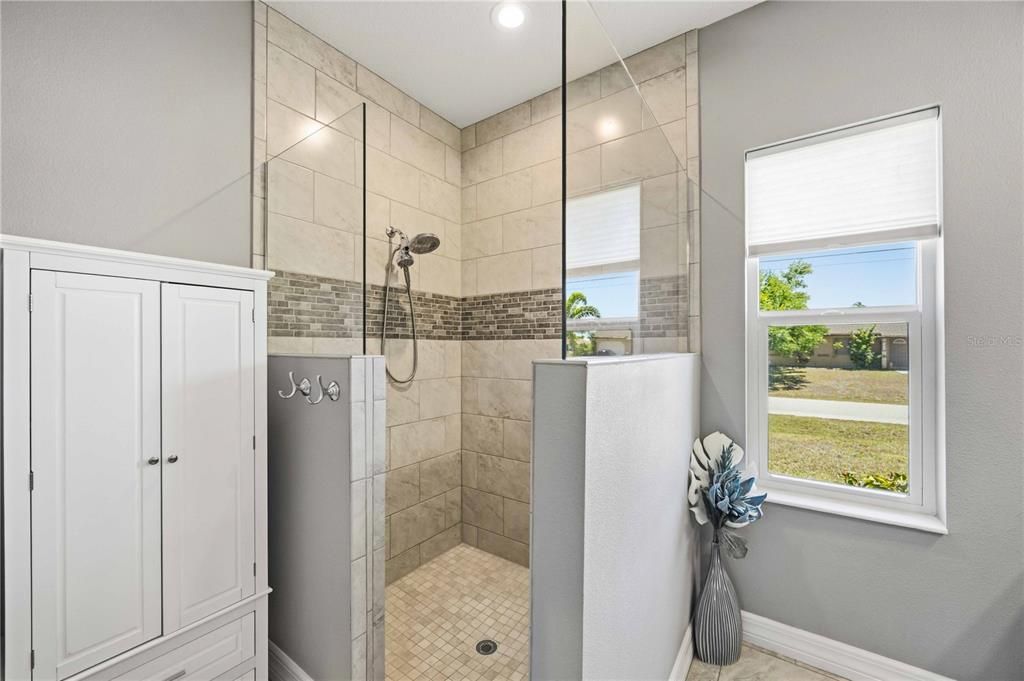 Active With Contract: $534,900 (3 beds, 2 baths, 1468 Square Feet)